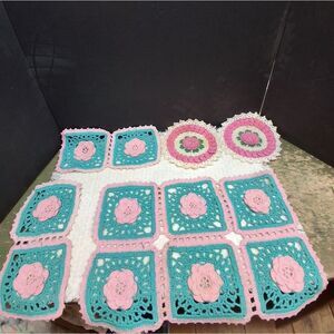 Vintage Crocheted Rosettes mat,& 4 More Rosette Pcs.